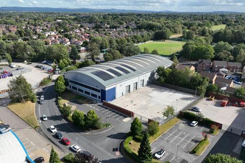 Warehouse to rent, Robeson Way Manchester M22 4TY
