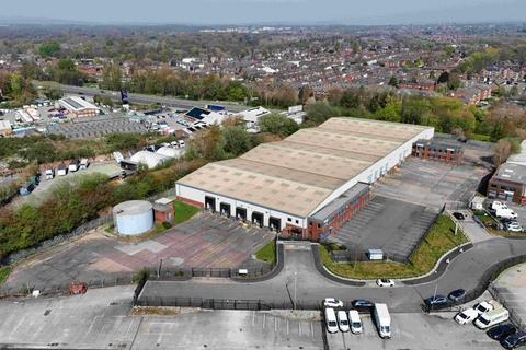 Warehouse to rent, Lynwell Rd Manchester M30 9QG
