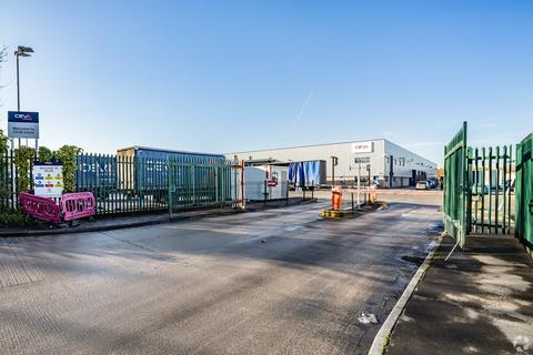 Distribution warehouse to rent, Gilchrist Rd Manchester M44 5AY