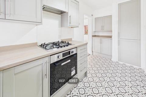 3 bedroom semi-detached house to rent, 38, Carleton Park Road, Pontefract, WF8 3PR