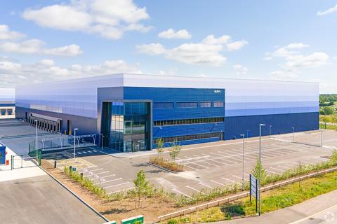 Distribution warehouse to rent, Mere Ln Lutterworth LE17 4FA