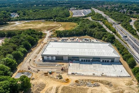 Distribution warehouse to rent, St Mowden Park Crawley RH10 3RX