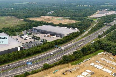 Distribution warehouse to rent, St Mowden Park Crawley RH10 3RX