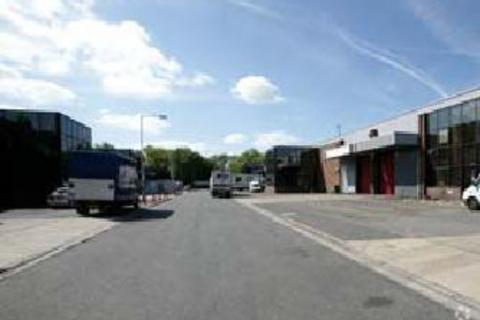 Distribution warehouse to rent, Saxon Way West Drayton UB7 0LW