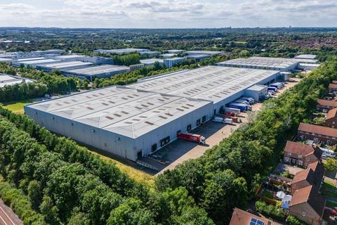 Distribution warehouse to rent, Bradbourne Dr Milton Keynes MK7 8BN
