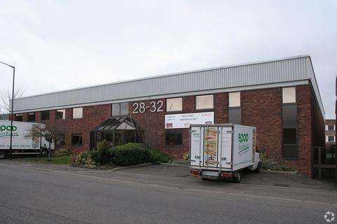 Warehouse to rent, Telford Way London W3 7XS