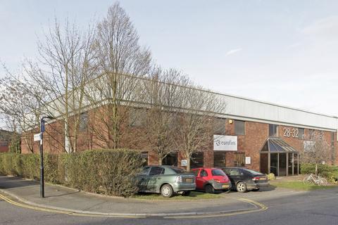 Warehouse to rent, Telford Way London W3 7XS