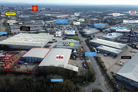 Warehouse to rent, Churchill Way Manchester M17 1BS