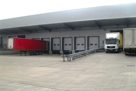 Distribution warehouse to rent, Bath Rd West Drayton UB7 0DA