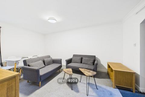 2 bedroom apartment to rent, 32, Riverside Court, Leeds, LS1 7BU