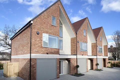 Woodfield Gardens, New Malden