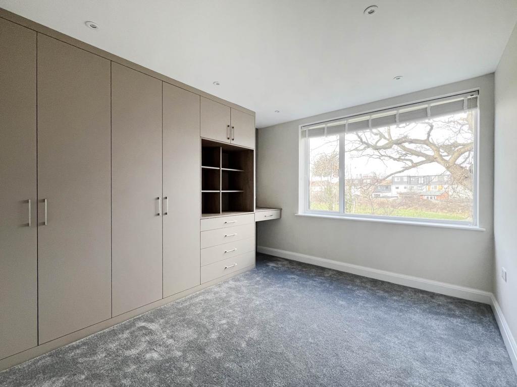 Walk-in wardrobe