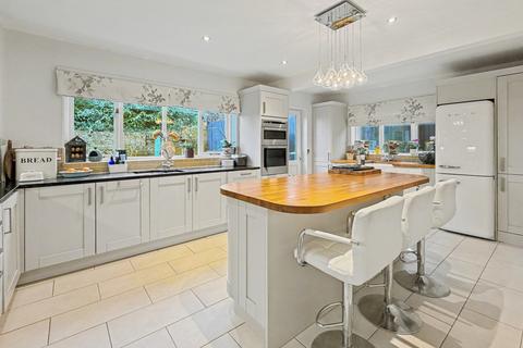 4 bedroom detached house for sale, 4 The Paddock, Crick, NN6 7XG