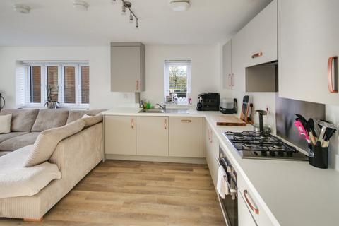 1 bedroom maisonette for sale, Bewlands Drive, East Grinstead, RH19