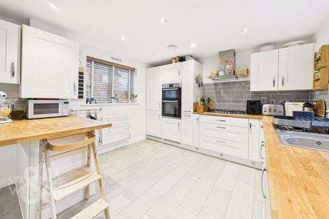 4 bedroom detached house for sale, Orion Drive, Hampden View, Norwich