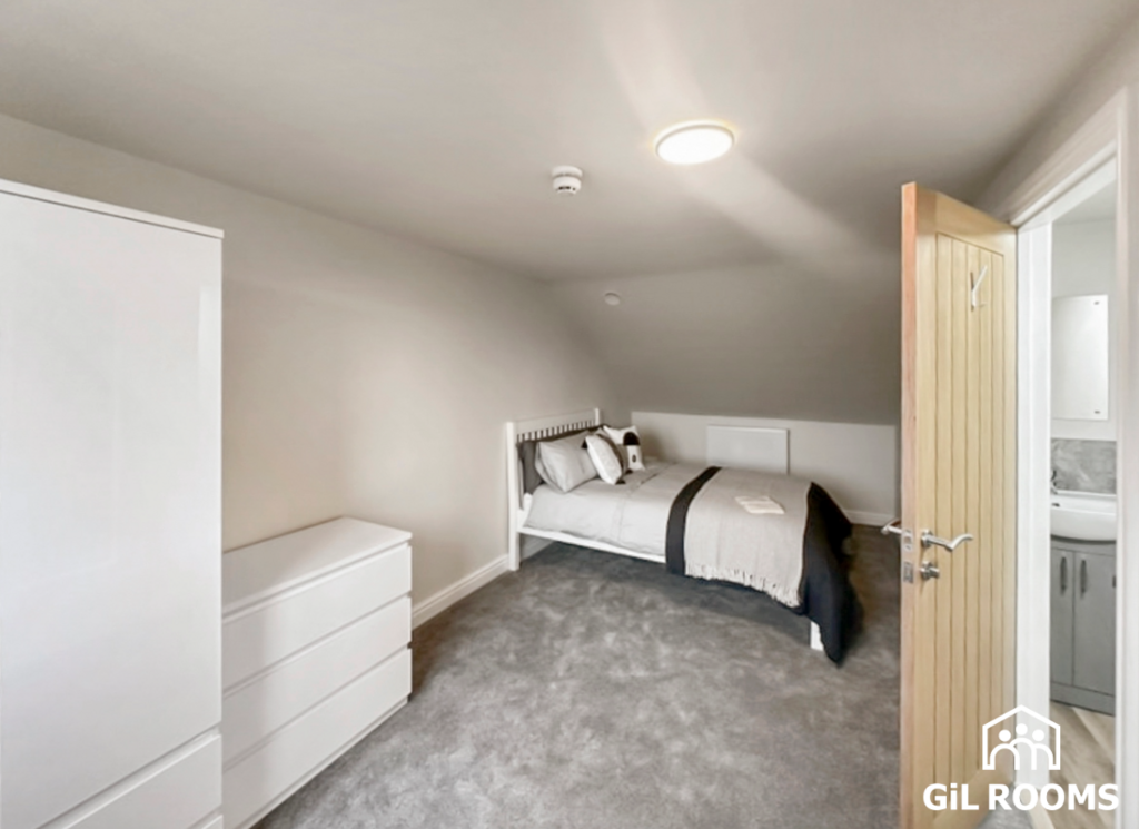 Top Floor Bedroom, ensuite