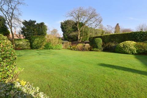 5 bedroom detached house for sale, Ridgelands, Fetcham, KT22