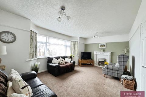 2 bedroom detached bungalow for sale, 2 Dorchester Close, Rhyl, LL18 4TF