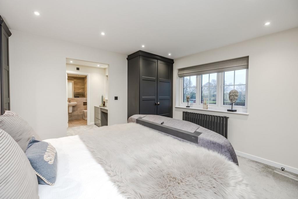 9 Montpellier Drive Medburn NE200 EG-44