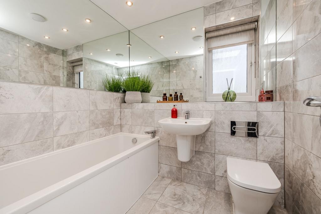 9 Montpellier Drive Medburn NE200 EG-25