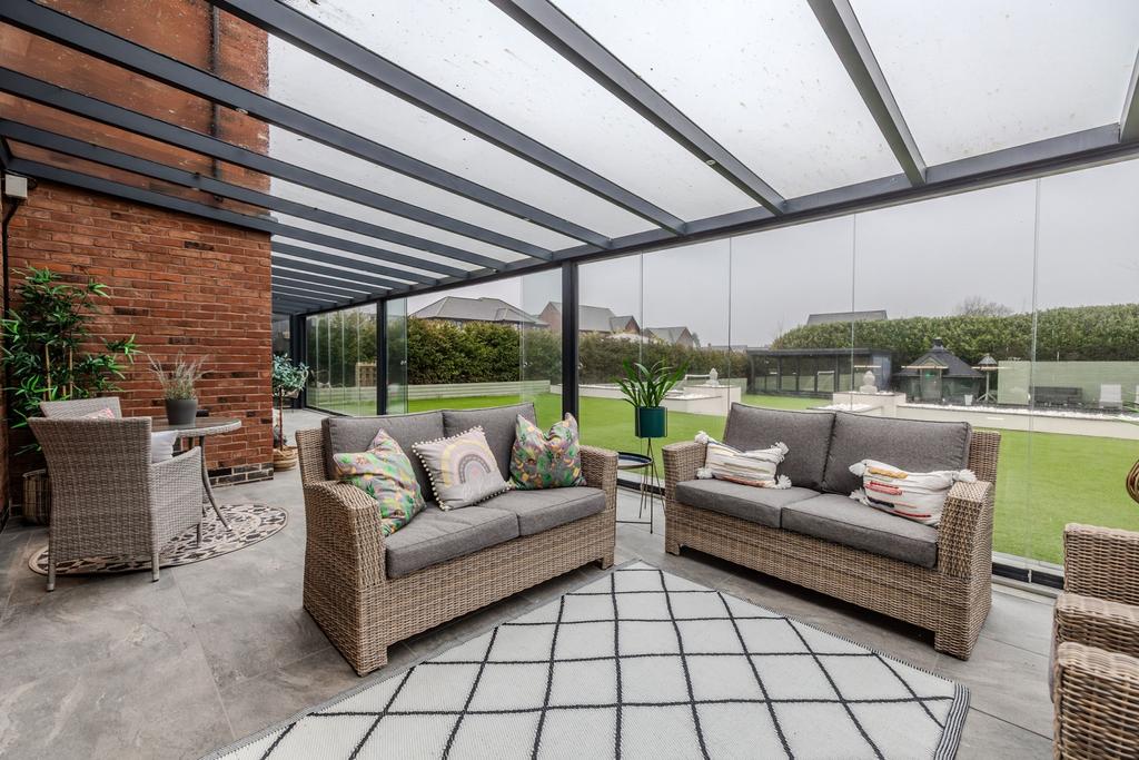 9 Montpellier Drive Medburn NE200 EG-64