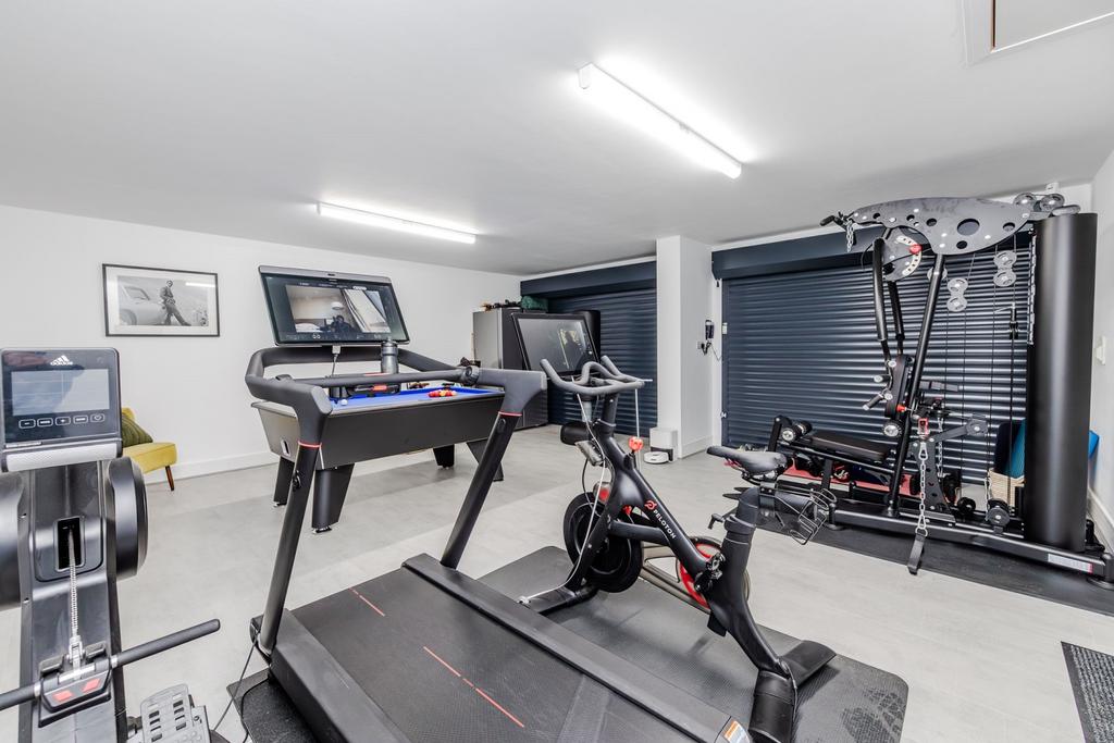9 Montpellier Drive Medburn NE200 EG-15