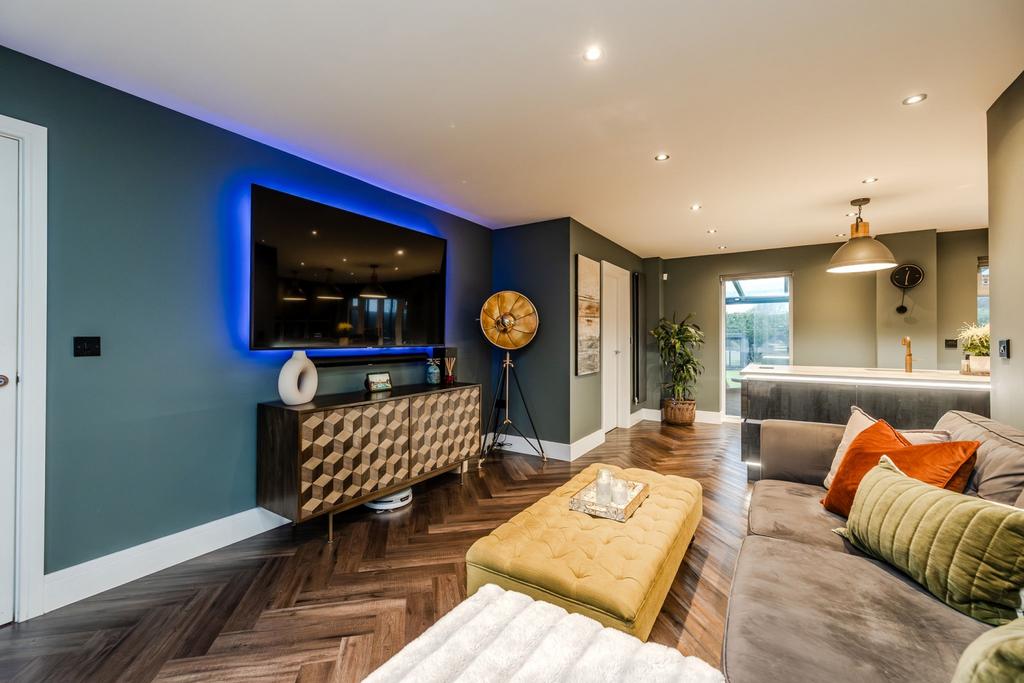 9 Montpellier Drive Medburn NE200 EG-56