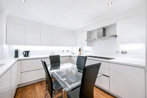 3 bedroom apartment to rent, Inverness Terrace, Bayswater W2