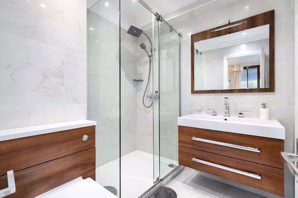 Ensuite Bathroom
