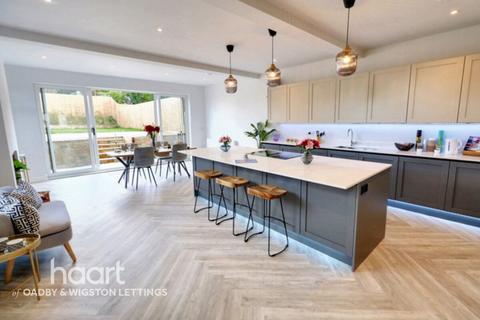 undefined, MARKET HARBOROUGH LE16