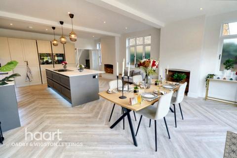 undefined, MARKET HARBOROUGH LE16