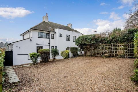 Epsom Lane North, Tadworth KT20