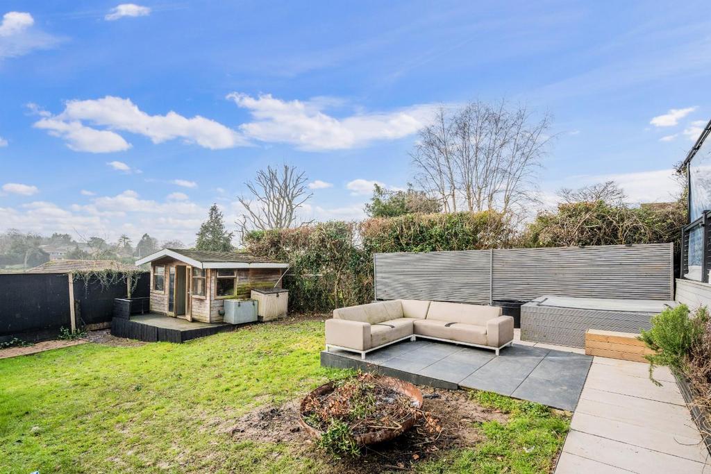 Epsom lane north