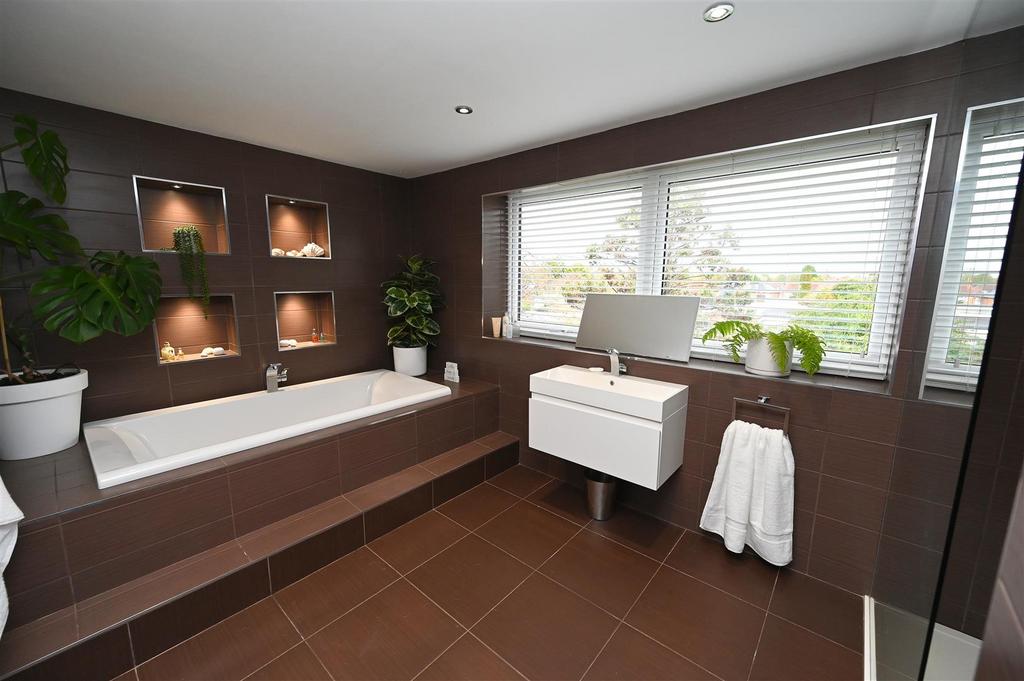 Ensuite1.JPG