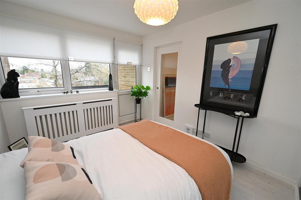 Bedroom3.1.JPG