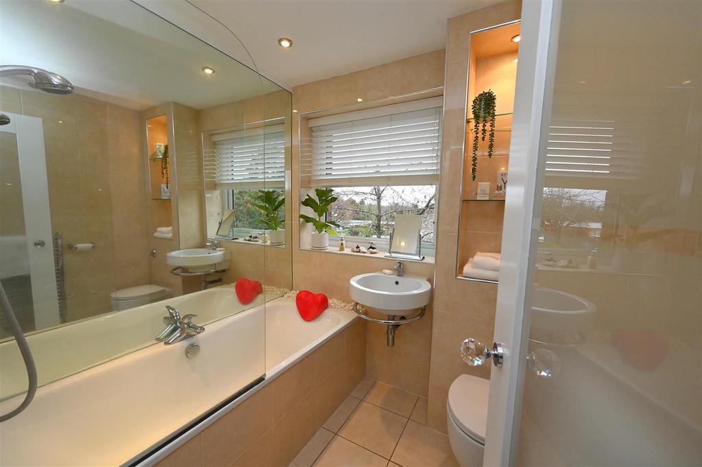 Bathroom.JPG