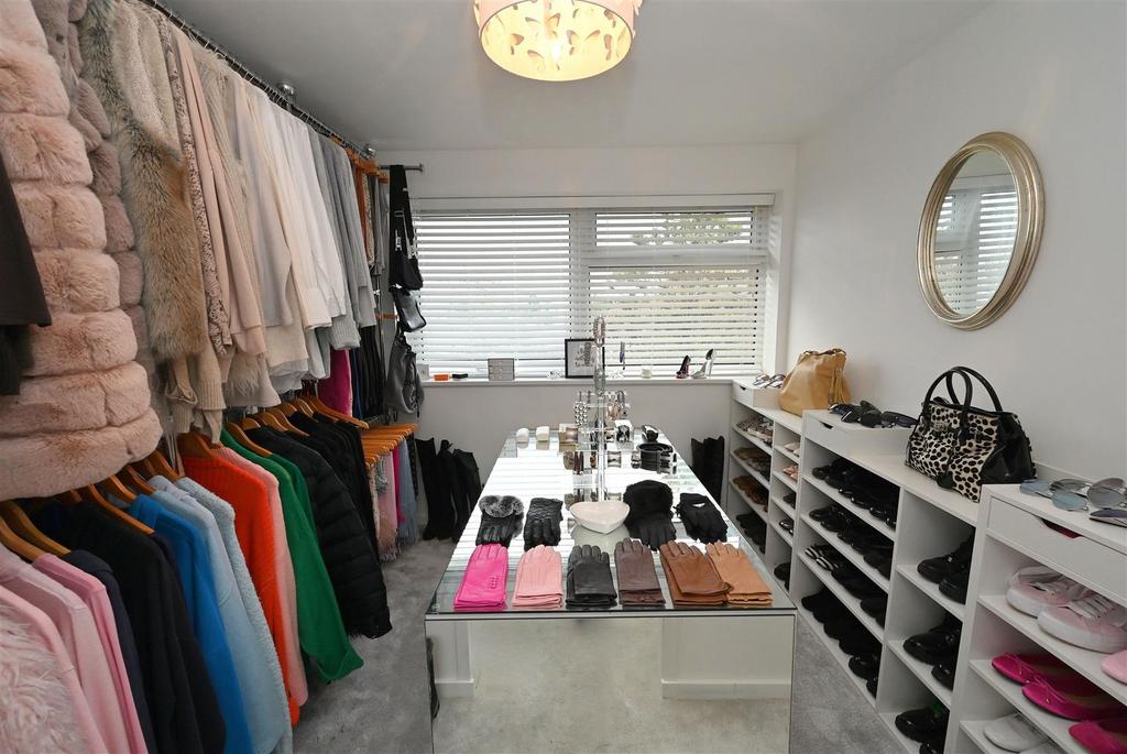 Dressing room.jpg
