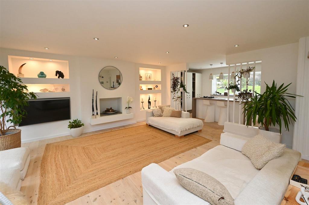 Living area2.JPG