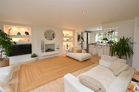 4 bedroom end of terrace house for sale, Leigham Drive, Birmingham B17