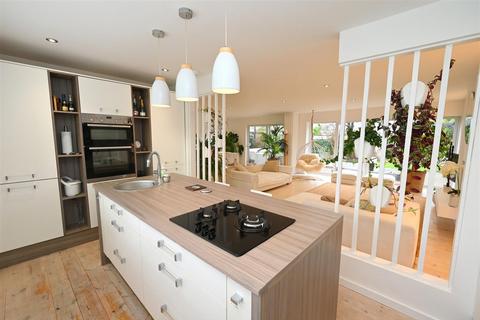 4 bedroom end of terrace house for sale, Leigham Drive, Birmingham B17