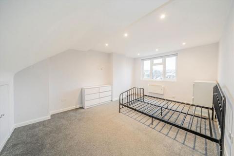 undefined, Alexandra Park Road, London N10