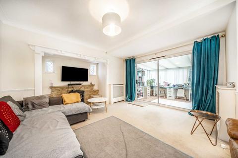 undefined, Darby Crescent, Sunbury-On-Thames TW16