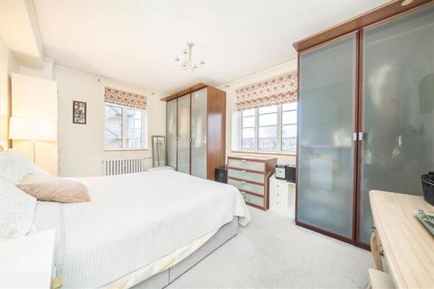 undefined, Hammersmith Road, London W6