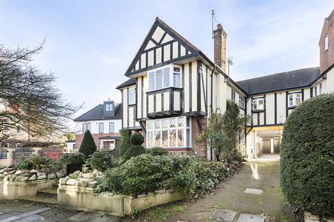 3 bedroom flat for sale, Firs Avenue, East Sheen, London