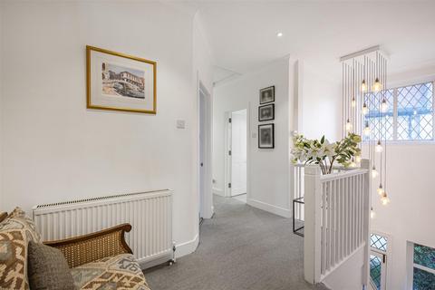 3 bedroom flat for sale, Firs Avenue, East Sheen, London