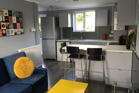 undefined, Howards Road, Woking, Surrey, GU22