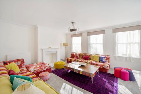 4 bedroom terraced house to rent, Adam & Eve Mews, Kensington, London W8