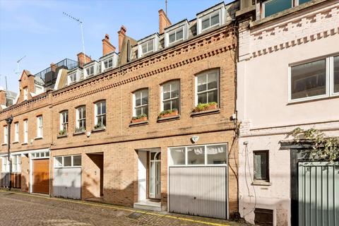 4 bedroom terraced house to rent, Adam & Eve Mews, Kensington, London W8.