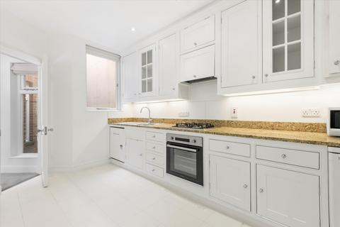 4 bedroom terraced house to rent, Adam & Eve Mews, Kensington, London W8.