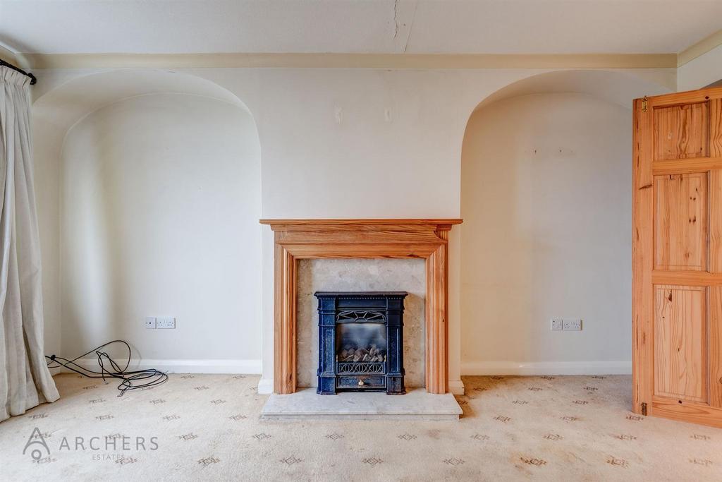 73 Barncliffe Road(Interior)-3.jpg